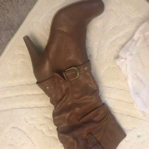 Chestnut brown heeled boot